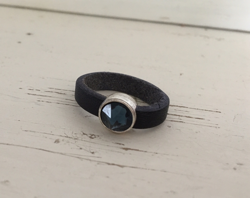 Ring zwart donkerblauw
